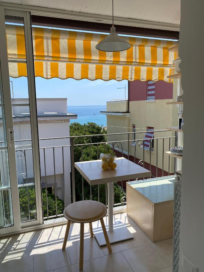 Residence Villa Ombrosa Spotorno Bagian luar foto