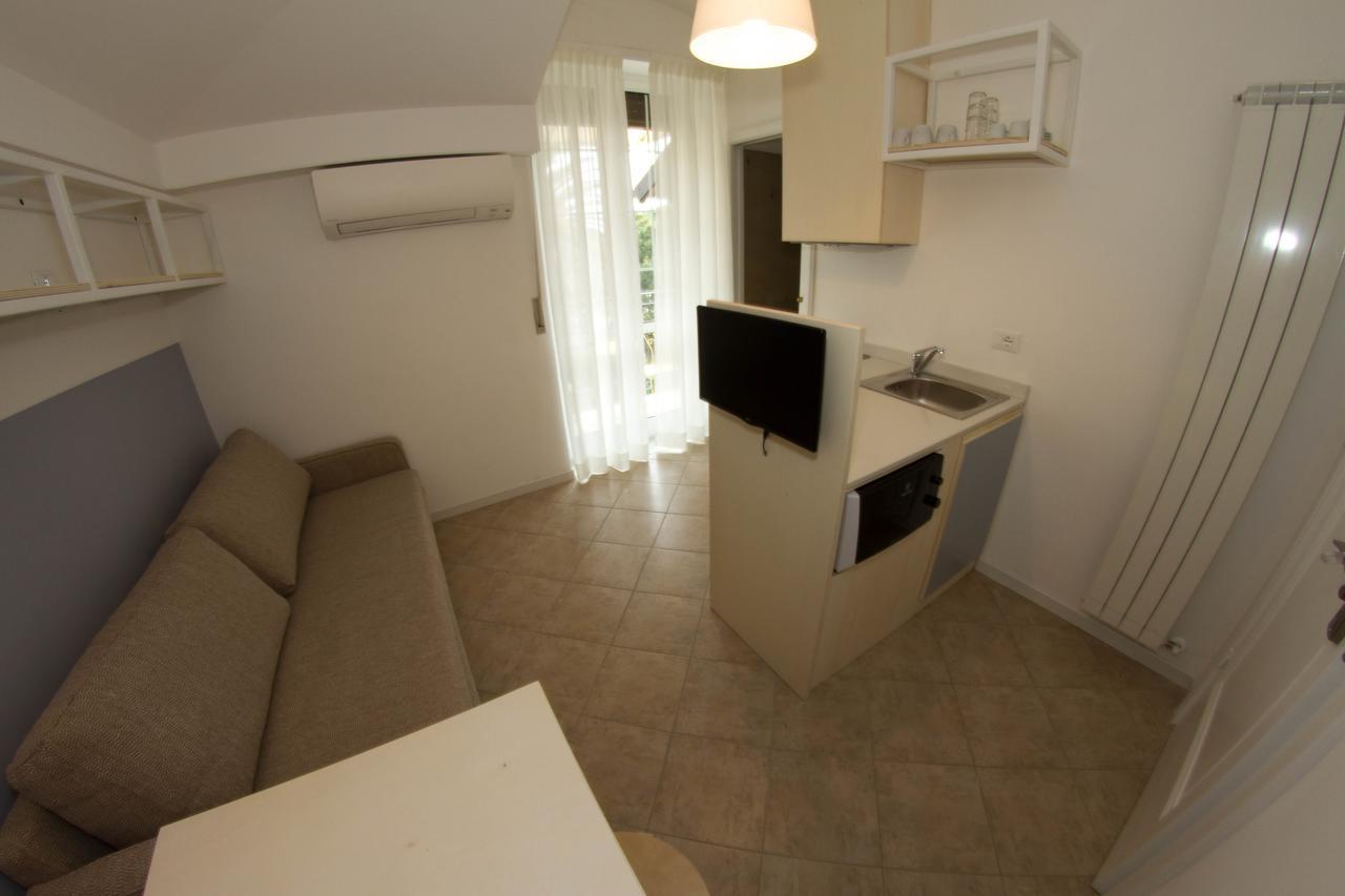 Residence Villa Ombrosa Spotorno Bagian luar foto