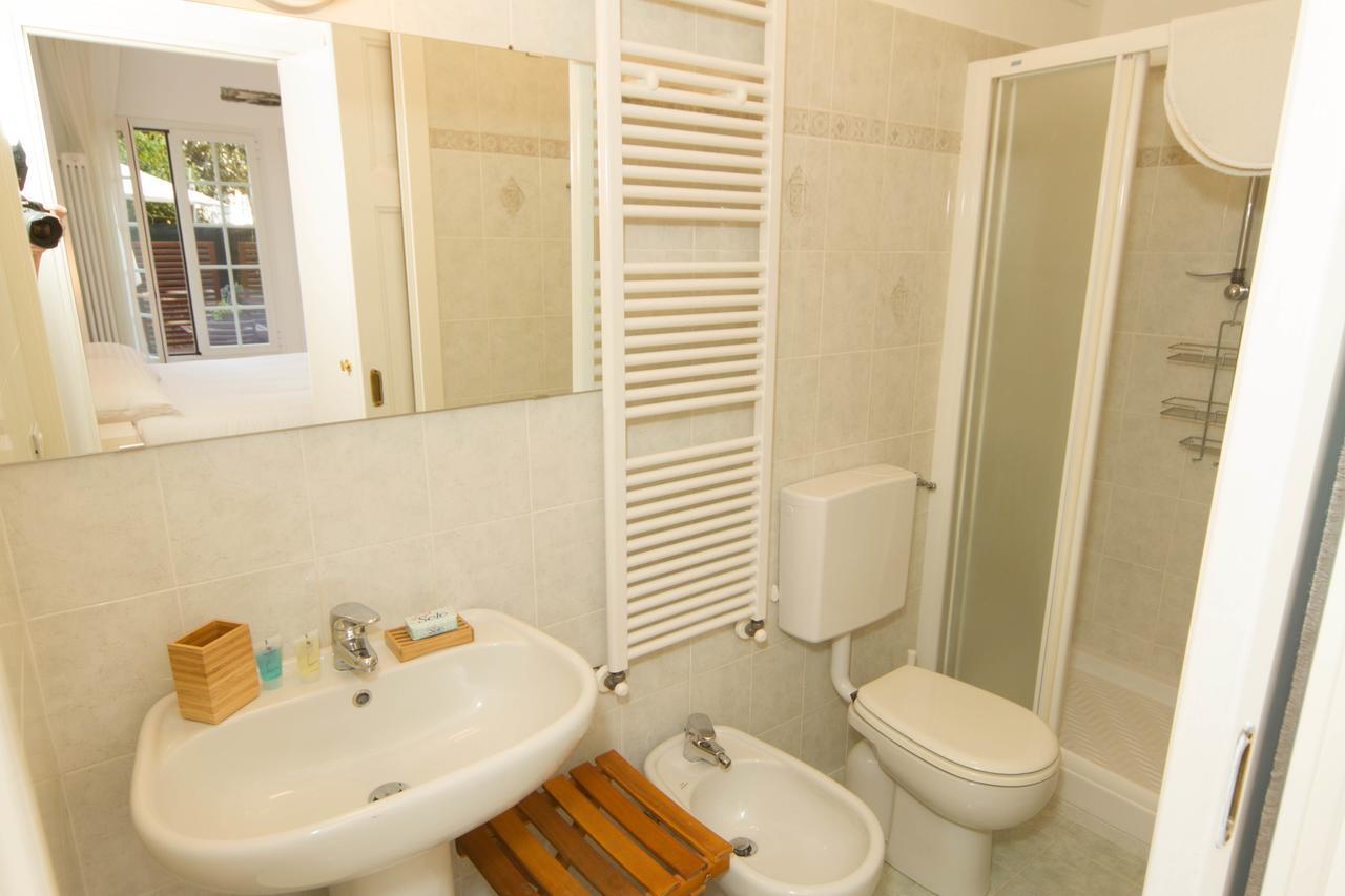 Residence Villa Ombrosa Spotorno Bagian luar foto