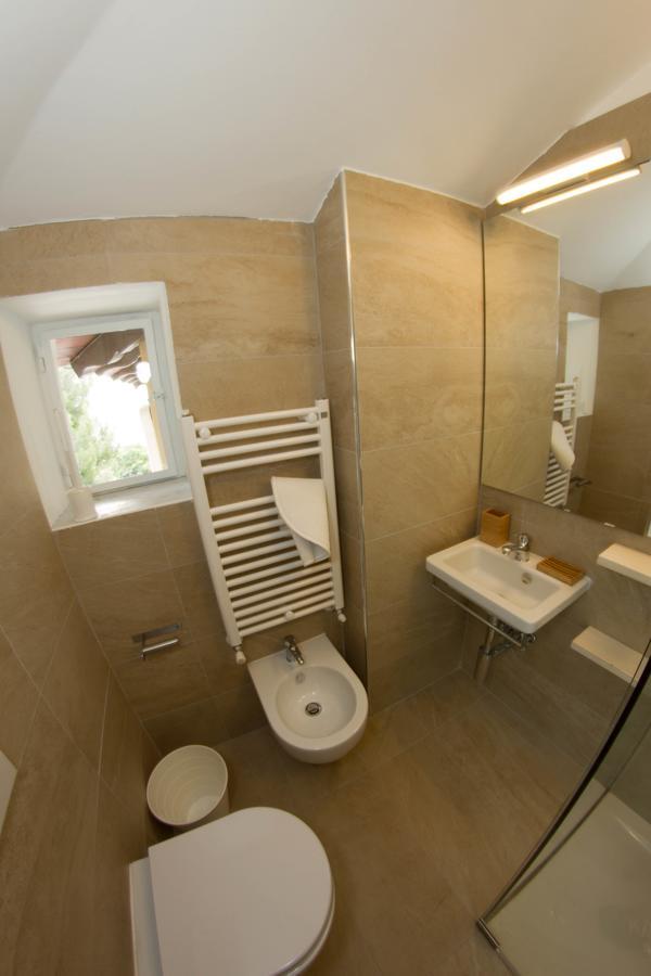 Residence Villa Ombrosa Spotorno Bagian luar foto