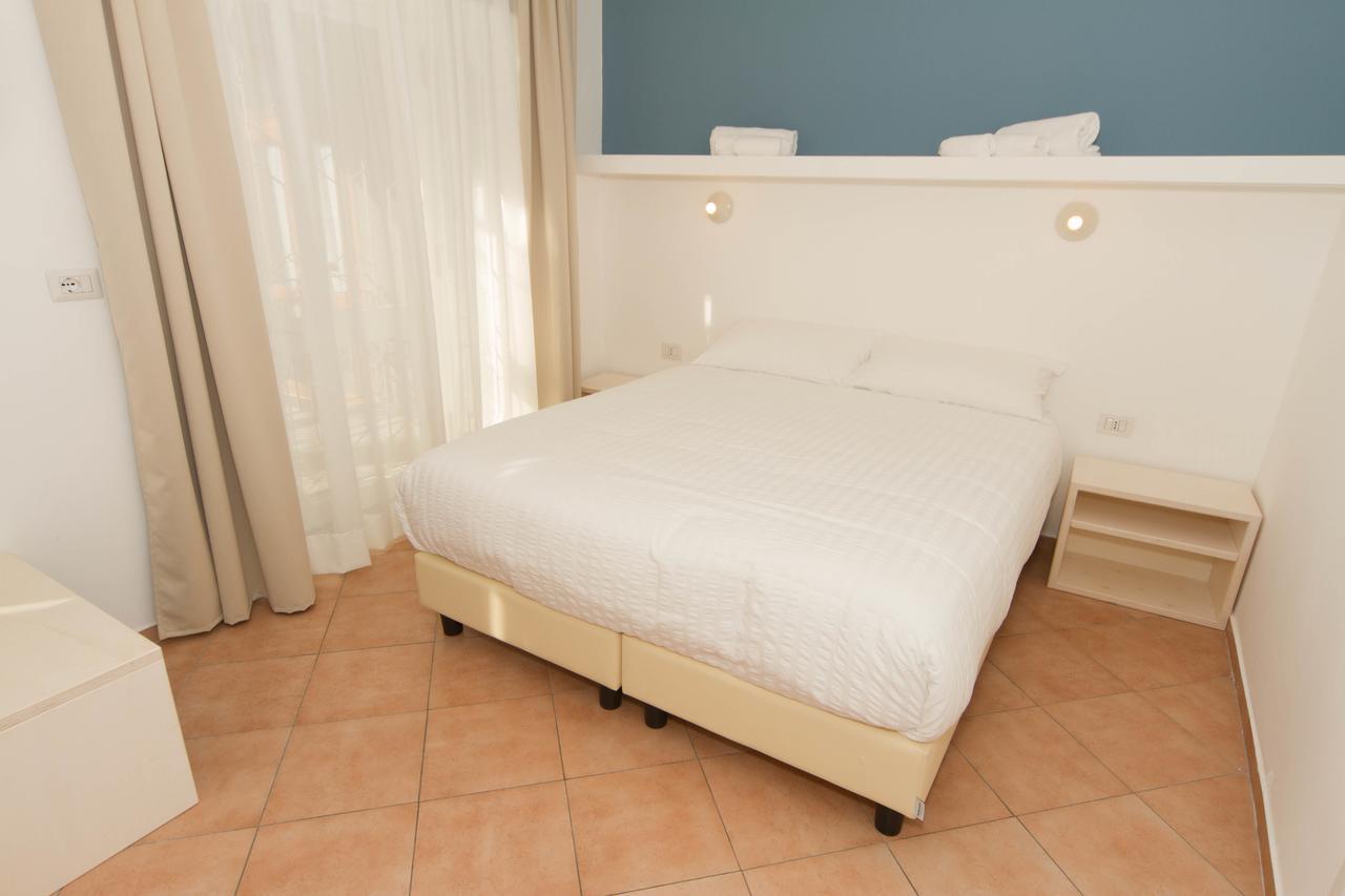 Residence Villa Ombrosa Spotorno Bagian luar foto