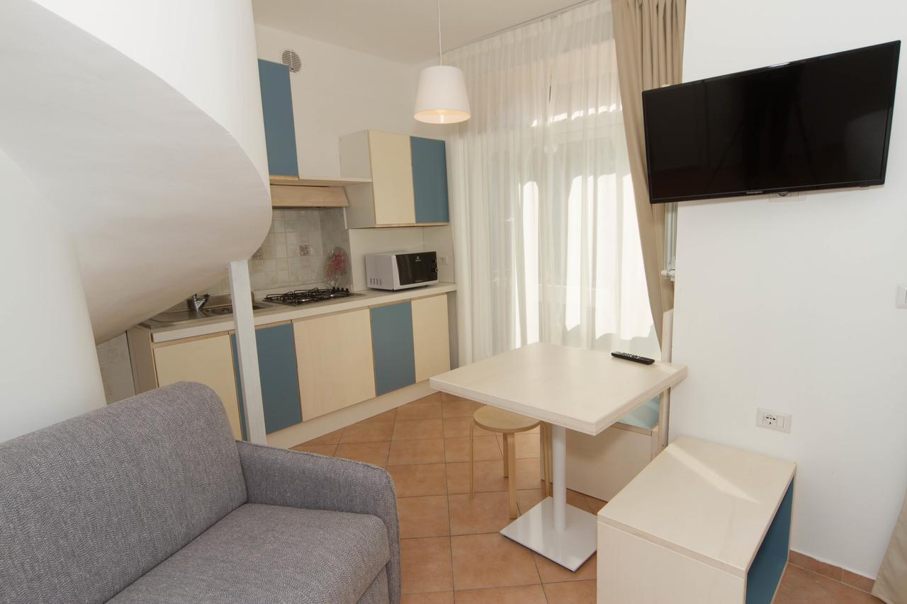 Residence Villa Ombrosa Spotorno Bagian luar foto