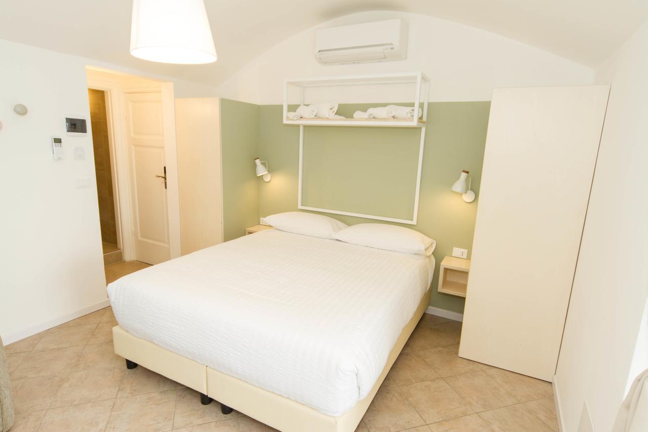 Residence Villa Ombrosa Spotorno Bagian luar foto