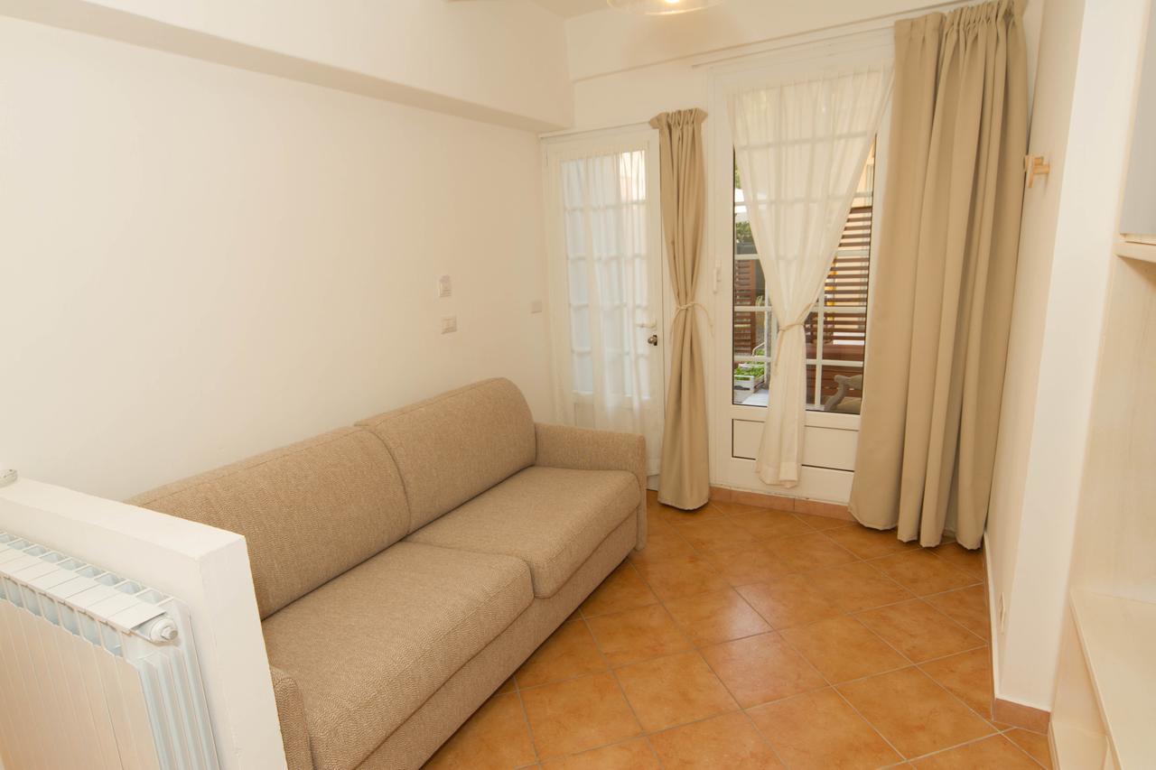 Residence Villa Ombrosa Spotorno Bagian luar foto